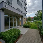 Spacious Apartment Suitable For Remote Work With Balcony & Parking By Noclegi Renters